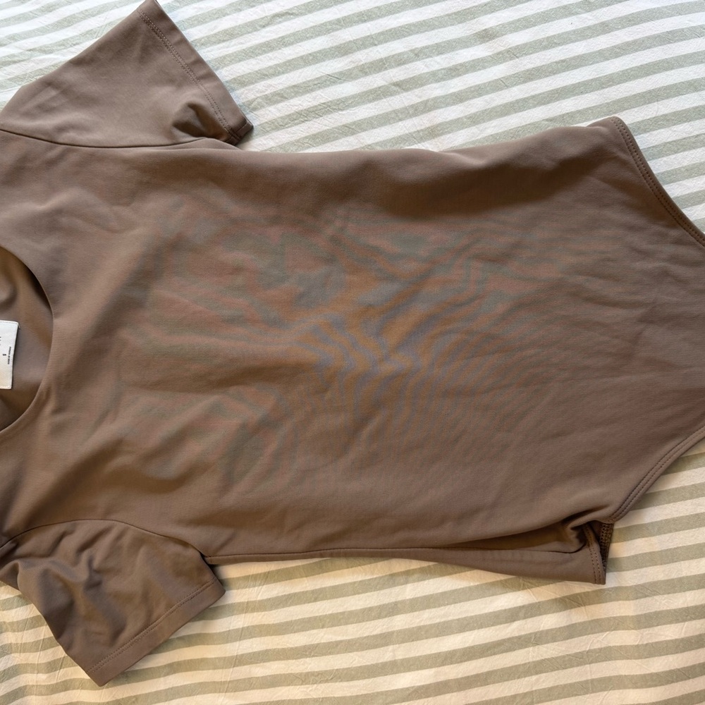 Aritzia Brown Short Sleeve Bodysuit